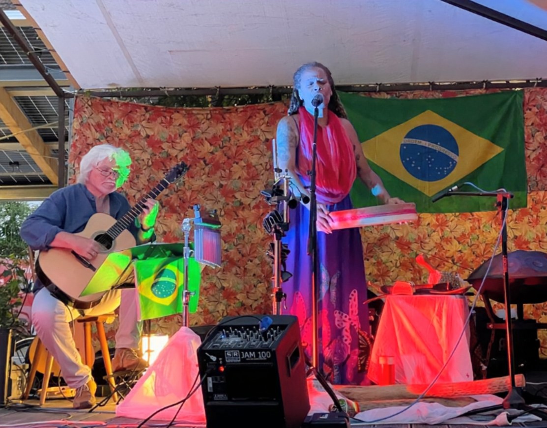 voz das flores a 1113x872